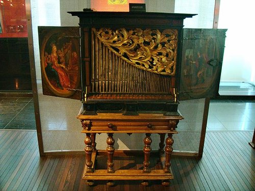 orgao_positivo_Musical_Instruments-Museum2